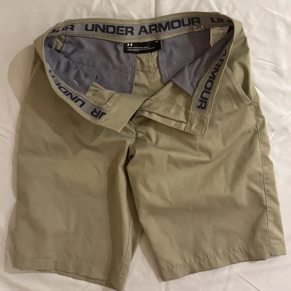 Under Armour Boys Performance Shorts Youth Size 16 Khaki Loose Stretch Casual